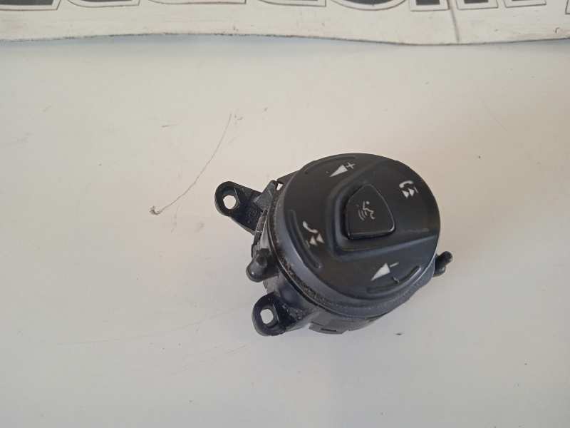 MANDO VOLANTE FORD FOCUS LIM. (CB8) Titanium   |   07.10 - 12.15