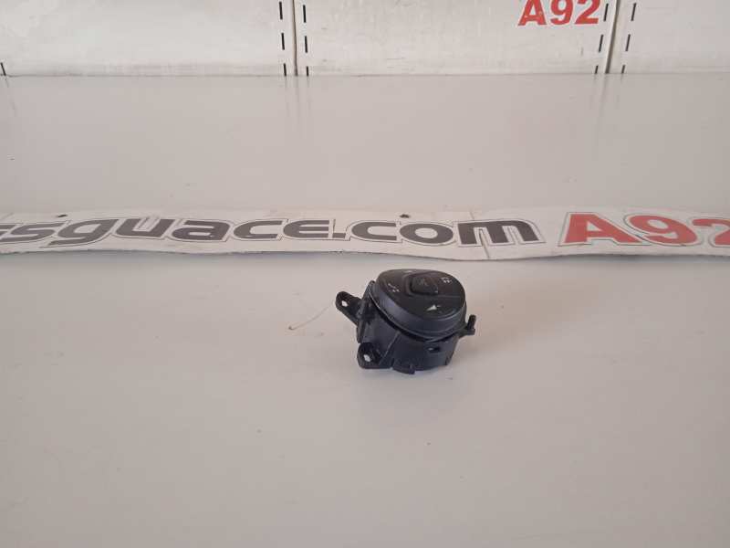 MANDO VOLANTE FORD FOCUS LIM. (CB8) Titanium   |   07.10 - 12.15