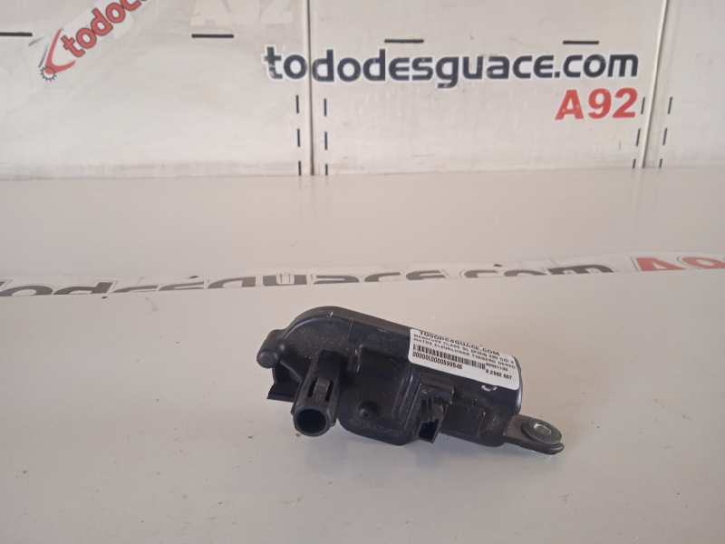 MOTOR ELEVALUNAS TRASERO DERECHO foto 4