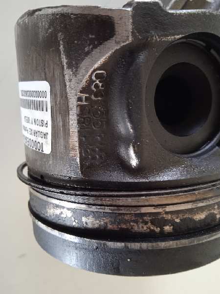 PISTON Y BIELA JAGUAR XE Portfolio   |   10.14 - 12.18