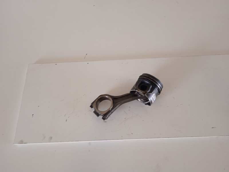 PISTON Y BIELA JAGUAR XE Portfolio   |   10.14 - 12.18