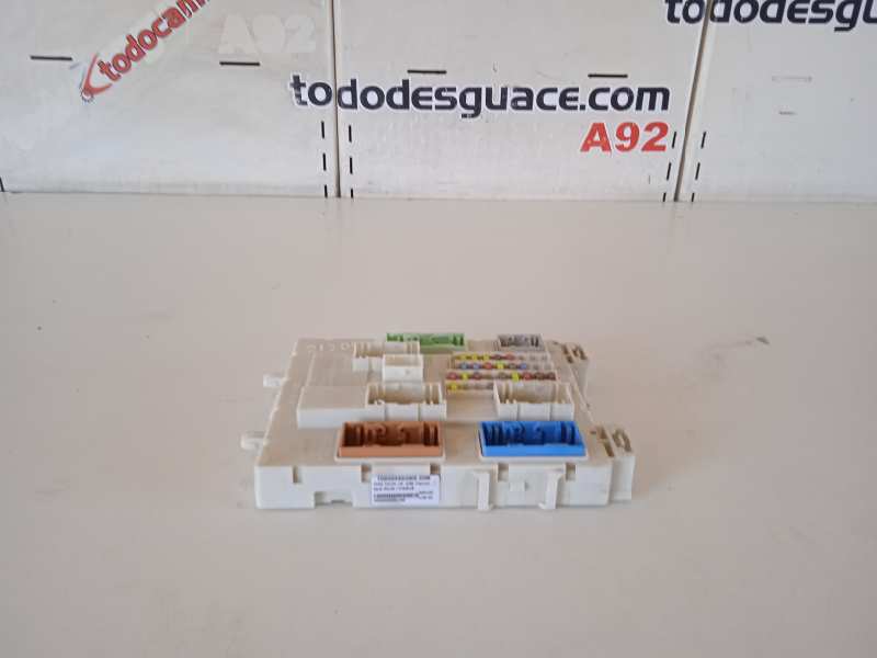 CAJA RELES / FUSIBLES FORD FOCUS LIM. (CB8) Titanium   |   07.10 - 12.15