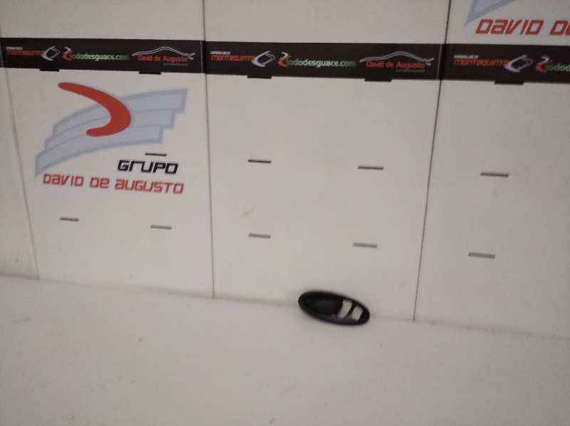 GUARNECIDO MANETA DELANTERA IZQUIERDA