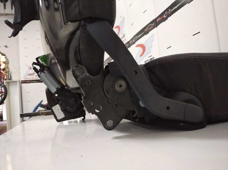 ASIENTO TERCERA FILA IZQUIERDO foto 5
