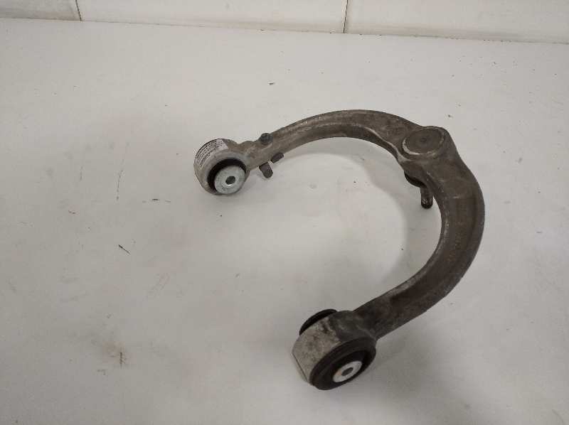 BRAZO SUSPENSION SUPERIOR DELANTERO DERECHO