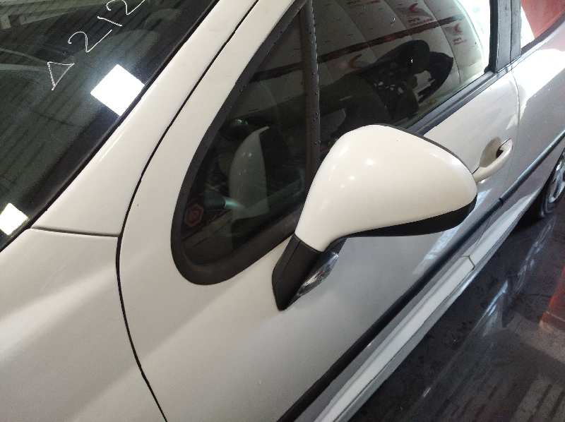 PEUGEOT 207 Confort   |   06.07 - 12.12 foto 4