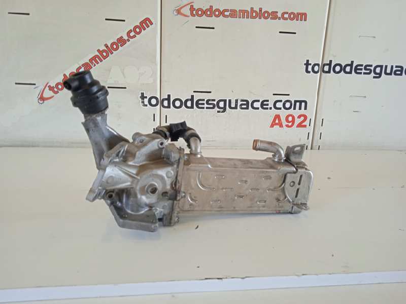 ENFRIADOR ACEITE MOTOR foto 2