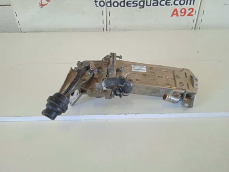 ENFRIADOR ACEITE MOTOR foto 4