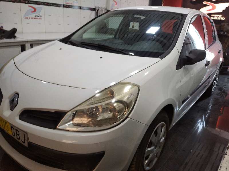 RENAULT CLIO III 1.5 dCi Diesel   |   0.05 - ... foto 2