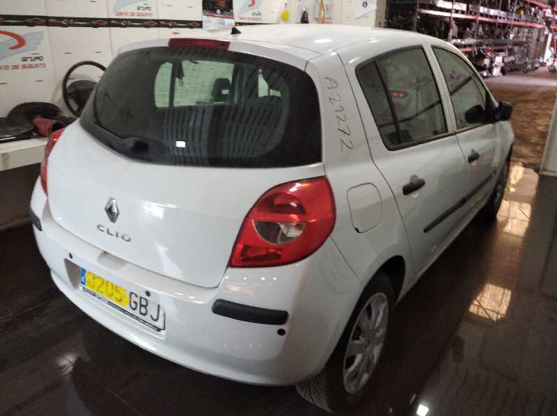 RENAULT CLIO III 1.5 dCi Diesel   |   0.05 - ... foto 4