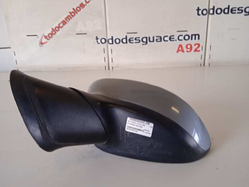 RETROVISOR IZQUIERDO FIAT GRANDE PUNTO (199) *   |   0.05 - ...
