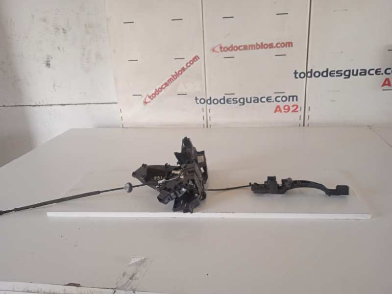 CERRADURA PUERTA DELANTERA DERECHA FORD FOCUS BERLINA (CAP) Ambiente (D)   |   04.06 - ...