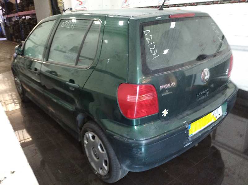 VOLKSWAGEN POLO BERLINA (6N2) Conceptline   |   10.99 - 12.02 foto 6