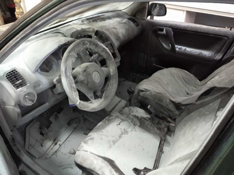 VOLKSWAGEN POLO BERLINA (6N2) Conceptline   |   10.99 - 12.02 foto 9