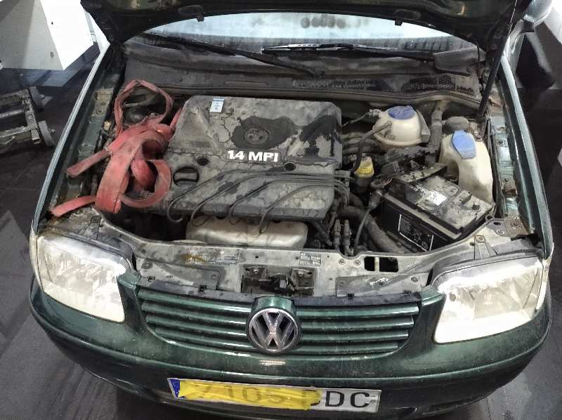 VOLKSWAGEN POLO BERLINA (6N2) Conceptline   |   10.99 - 12.02 foto 11