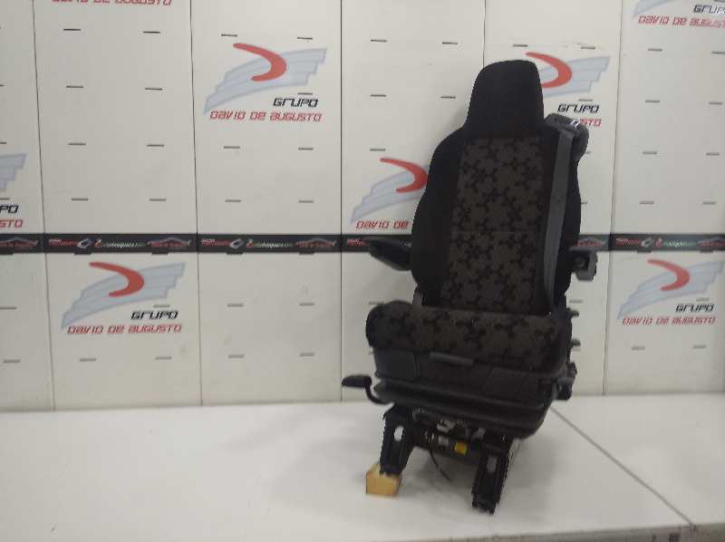 ASIENTO DELANTERO IZQUIERDO