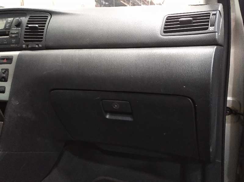 TOYOTA COROLLA (E12) 2.0 D-4D Linea Luna Berlina   |   10.01 - 12.04