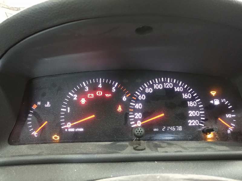 TOYOTA COROLLA (E12) 2.0 D-4D Linea Luna Berlina   |   10.01 - 12.04