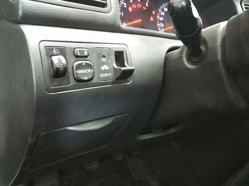 TOYOTA COROLLA (E12) 2.0 D-4D Linea Luna Berlina   |   10.01 - 12.04