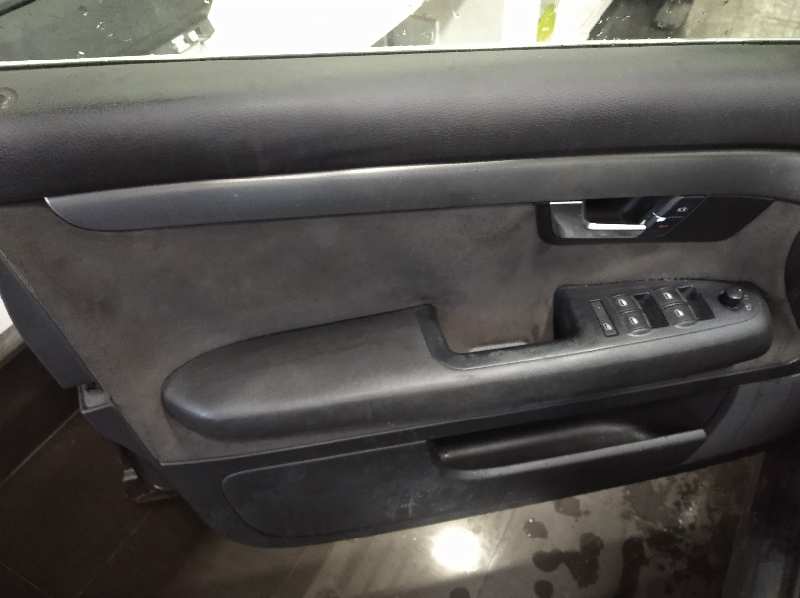 AUDI A4 BERLINA (8E) 2.7 TDI (DPF)   |   12.05 - 12.07 foto 12