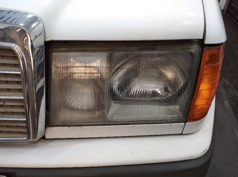 MERCEDES-BENZ BM SERIE 124 BERLINA *   |   0.84 - ... foto 5