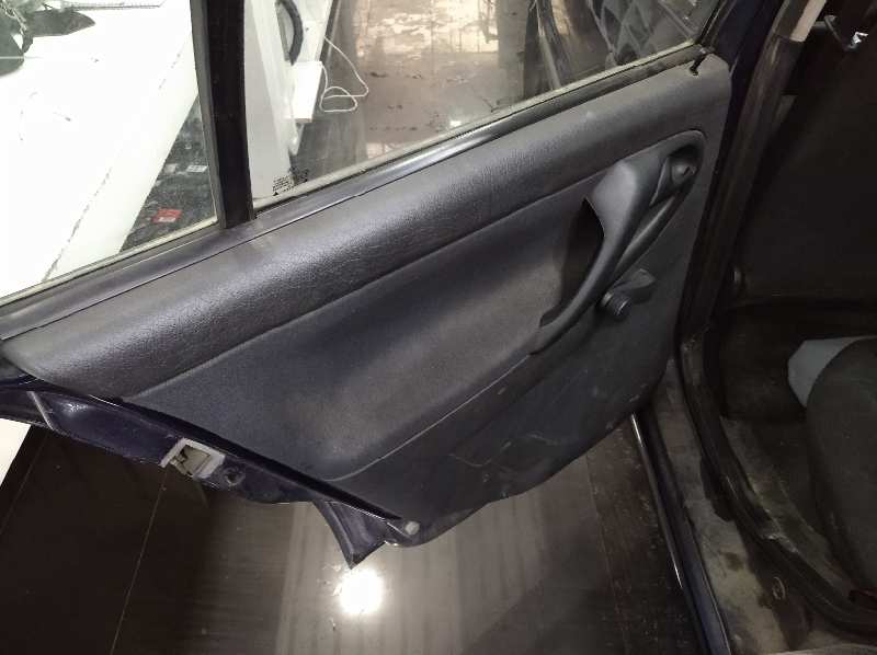 VOLKSWAGEN POLO BERLINA (6N1) Básico   |   09.94 - ...