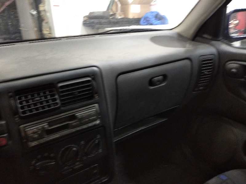 VOLKSWAGEN POLO BERLINA (6N1) Básico   |   09.94 - ...