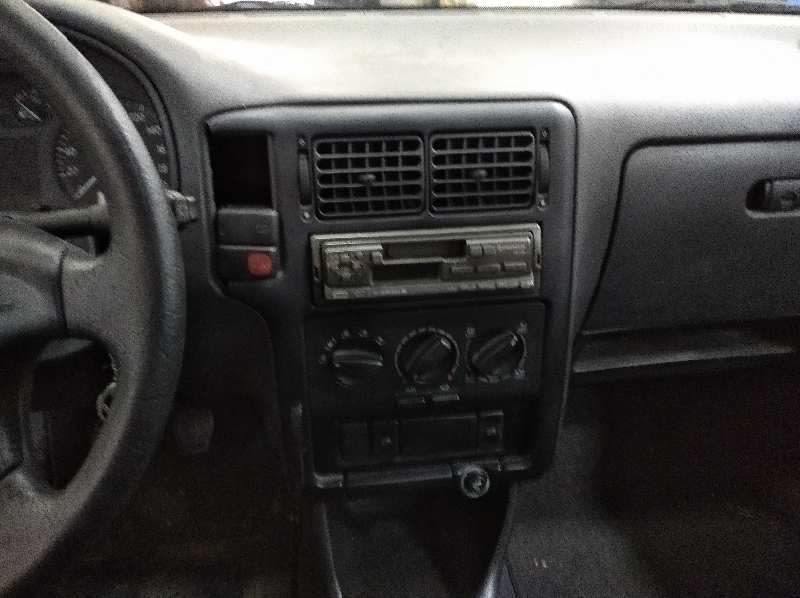 VOLKSWAGEN POLO BERLINA (6N1) Básico   |   09.94 - ...