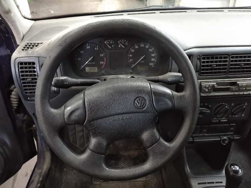 VOLKSWAGEN POLO BERLINA (6N1) Básico   |   09.94 - ...