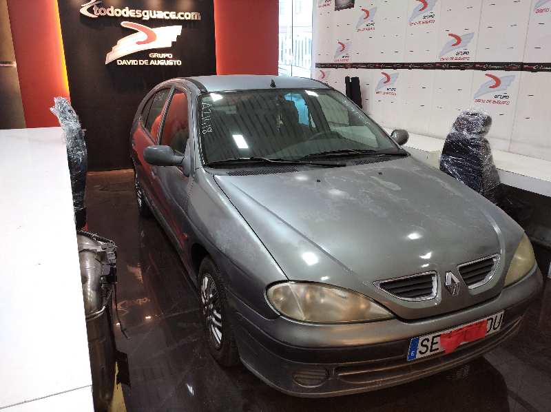 RENAULT MEGANE I FASE 2 BERLINA (BA0) 1.9 D Authentique   |   10.00 - 12.01 foto 2