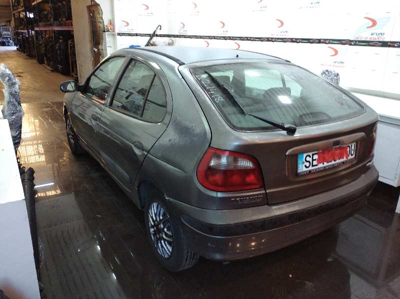 RENAULT MEGANE I FASE 2 BERLINA (BA0) 1.9 D Authentique   |   10.00 - 12.01 foto 4