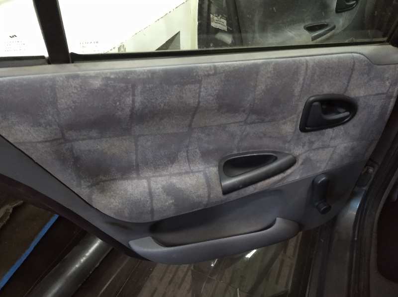 RENAULT MEGANE I FASE 2 BERLINA (BA0) 1.9 D Authentique   |   10.00 - 12.01 foto 7