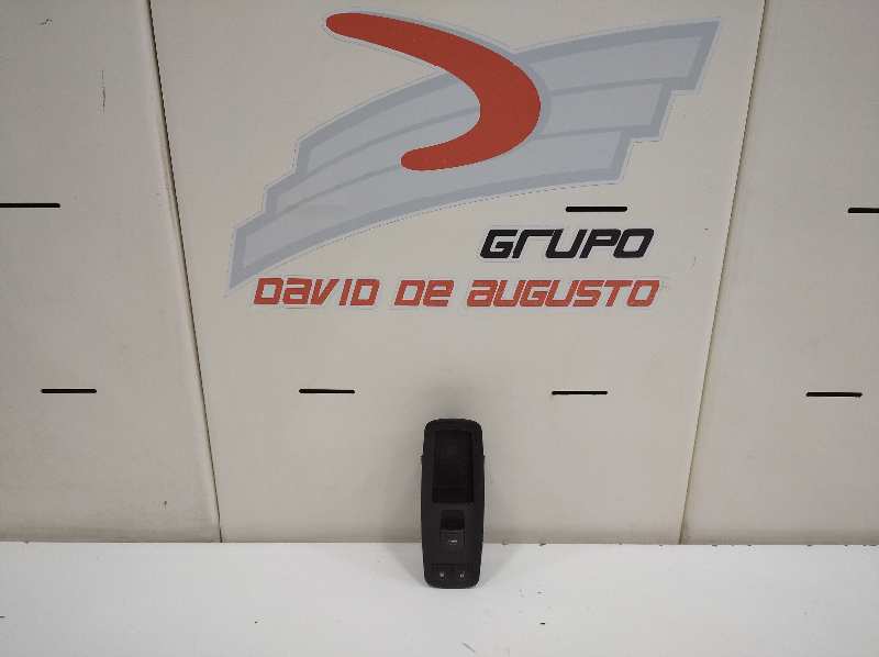 MANDO ELEVALUNAS DELANTERO DERECHO