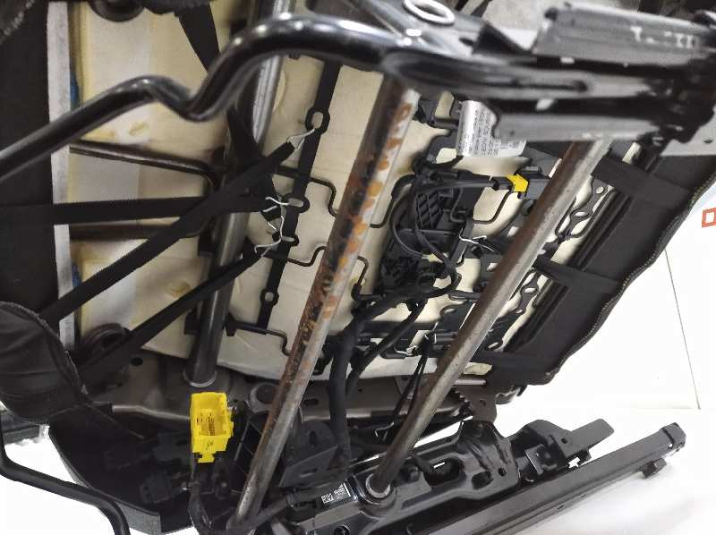 ASIENTO DELANTERO IZQUIERDO PEUGEOT 3008 Access   |   11.11 - 12.12