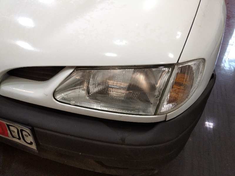 RENAULT MEGANE I FASE 2 BERLINA (BA0) 1.4 e Motor 1,4 Ltr. - 55 kW foto 5