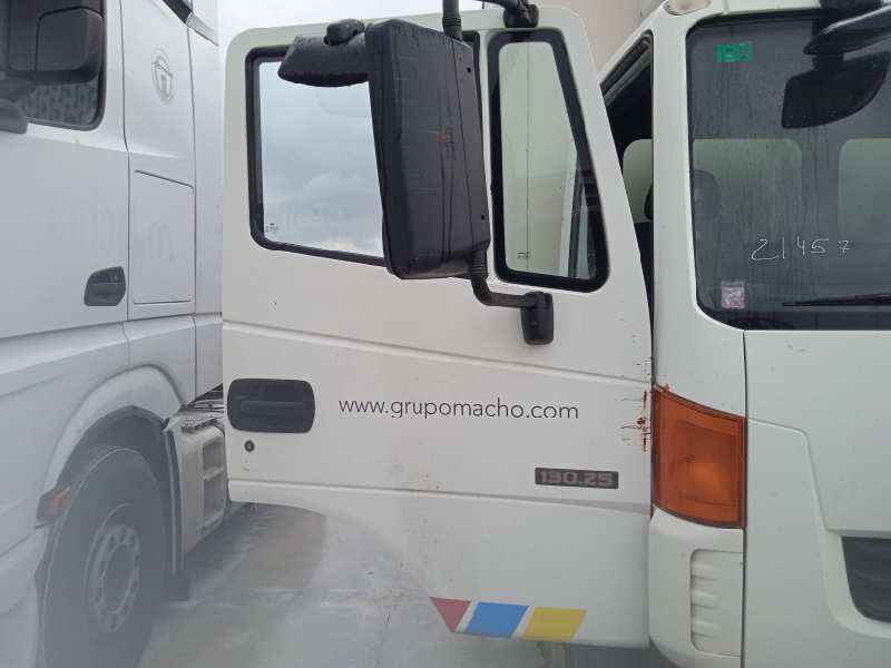 PUERTA DELANTERA DERECHA NISSAN ATLEON.110 110.56   |   ...