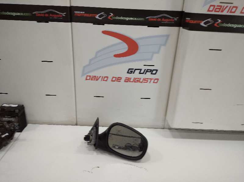 RETROVISOR DERECHO ELECTRICO