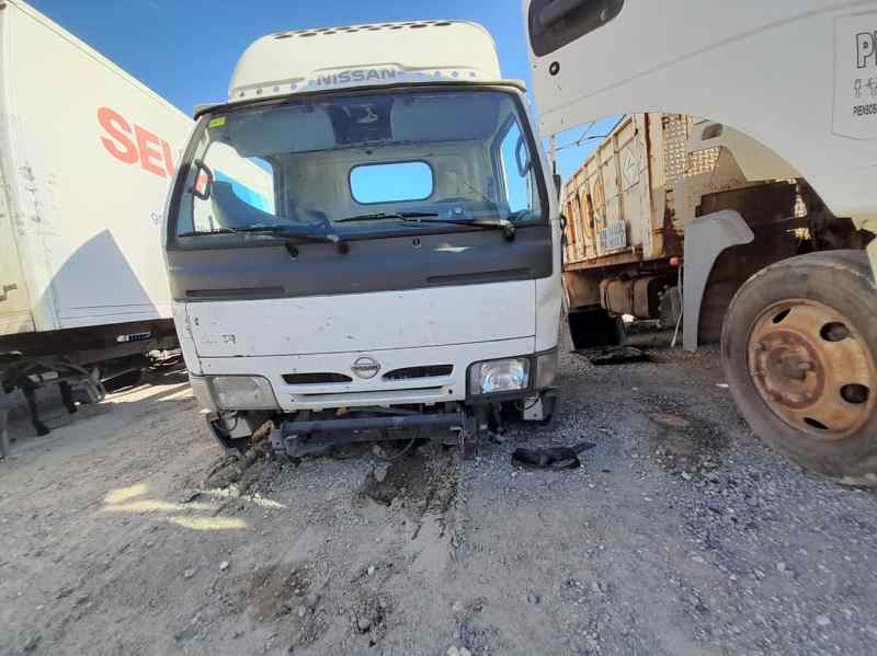 NISSAN CABSTAR E Cabina doble Cabina doble   |   01.02 - 12.03 foto 6