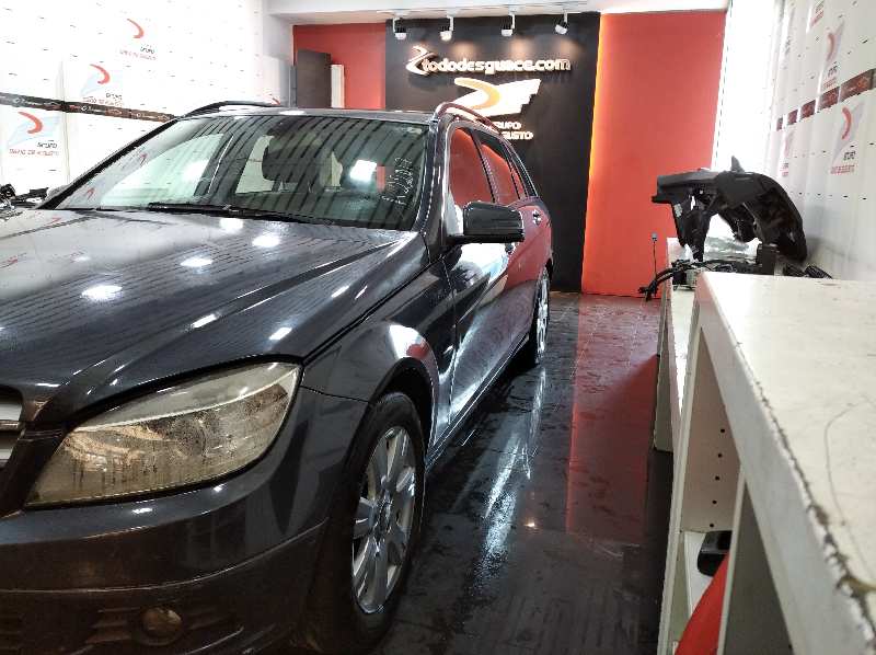 MERCEDES CLASE C (W204) FAMILIAR C 200 T CDI BlueEfficiency (204.201)   |   12.09 - 12.11 foto 3