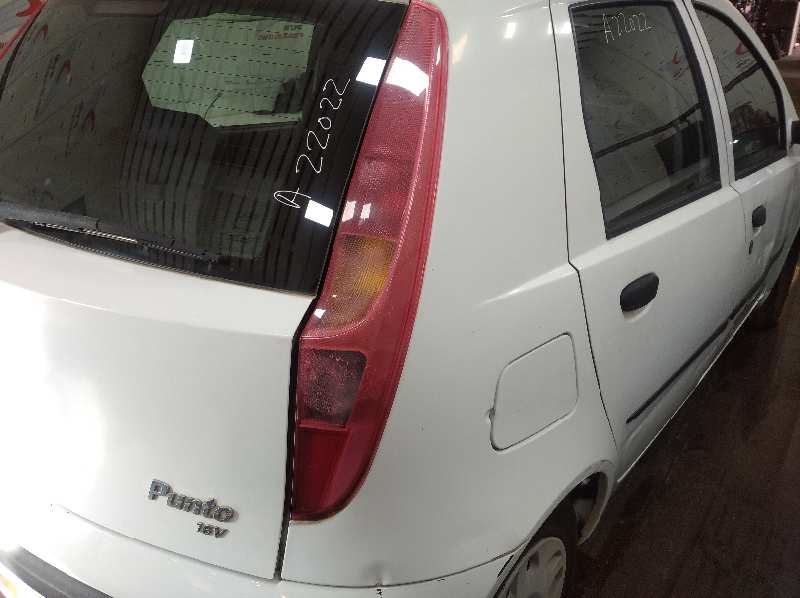 FIAT PUNTO BERLINA (188) 1.2 16V Dynamic   |   01.02 - 12.03 foto 8