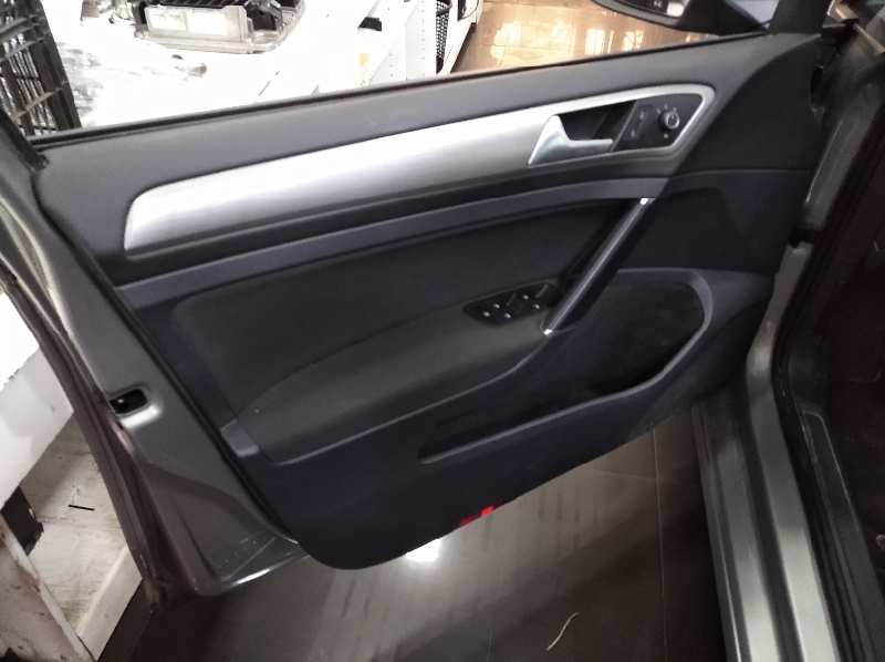 VOLKSWAGEN GOLF VII SPORTSVAN Advance BlueMotion Tech   |   05.14 - 12.17