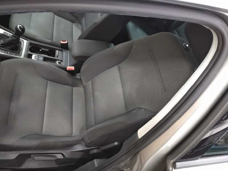 VOLKSWAGEN GOLF VII SPORTSVAN Advance BlueMotion Tech   |   05.14 - 12.17