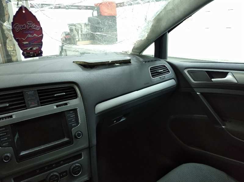 VOLKSWAGEN GOLF VII SPORTSVAN Advance BlueMotion Tech   |   05.14 - 12.17