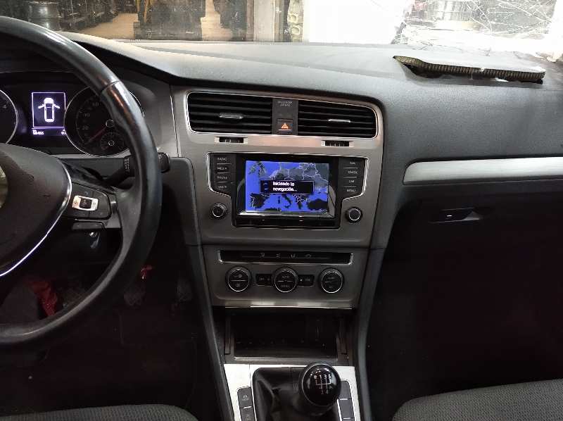 VOLKSWAGEN GOLF VII SPORTSVAN Advance BlueMotion Tech   |   05.14 - 12.17