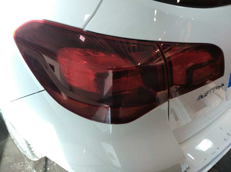 OPEL ASTRA J SPORTS TOURER Sport   |   08.10 - ... foto 10