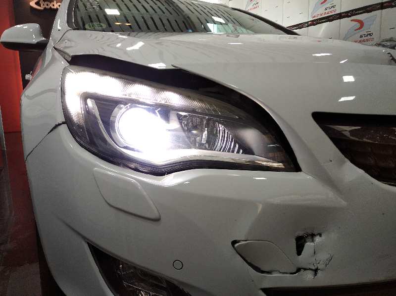 OPEL ASTRA J SPORTS TOURER Sport   |   08.10 - ...