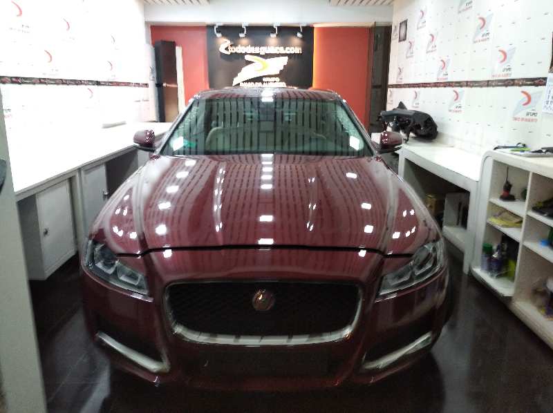 MOLDURA INTERIOR JAGUAR XF Portfolio   |   04.15 - 12.20