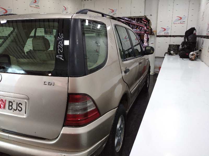 MERCEDES CLASE M (W163) 270 CDI (163.113)   |   09.99 - 12.05 foto 6