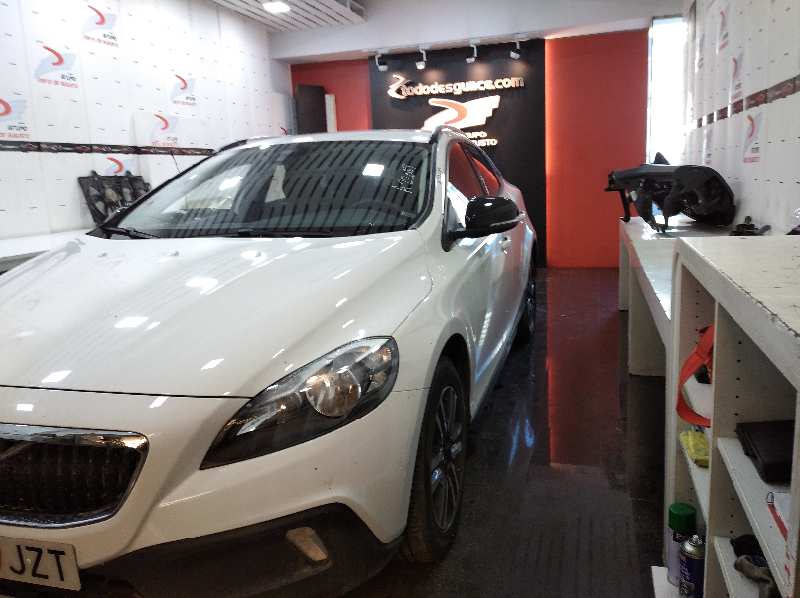 VOLVO V40 CROSS COUNTRY (2012-0) Basis