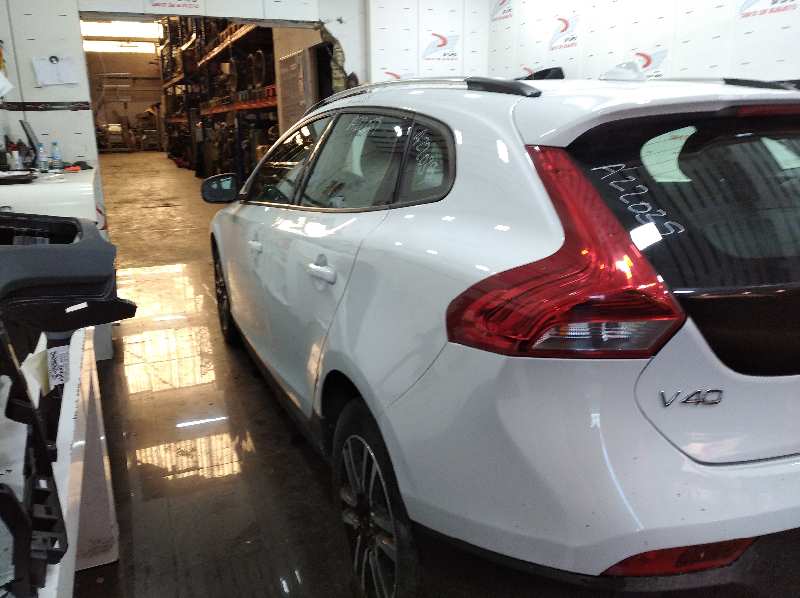 VOLVO V40 CROSS COUNTRY (2012-0) Basis